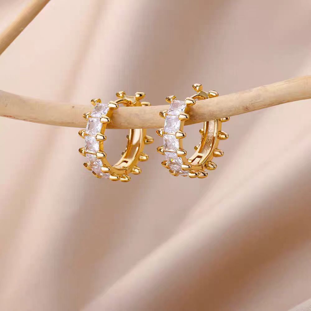 18K Gold Light Luxury All-match Simple Earrings 1 Style Jewelry Zimivas